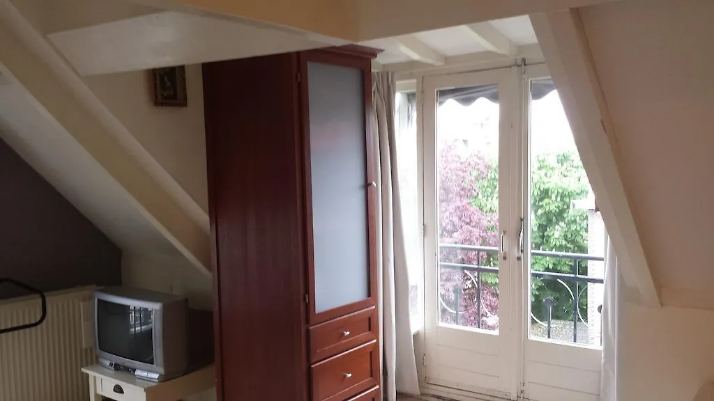 Villa Cornelia Bed & Breakfast Utrecht 2*,